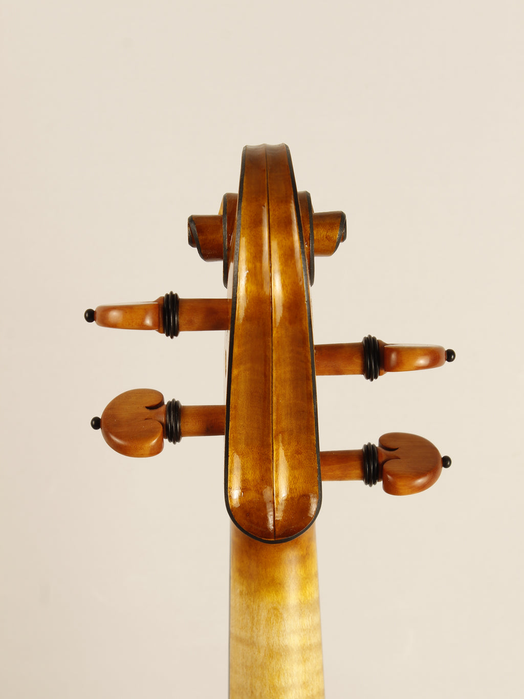 Violino moderno inspirado em Guarneri